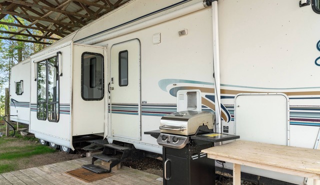 Mackinaw Straits View RV : Summer Beachfront RV on Lake Michigan