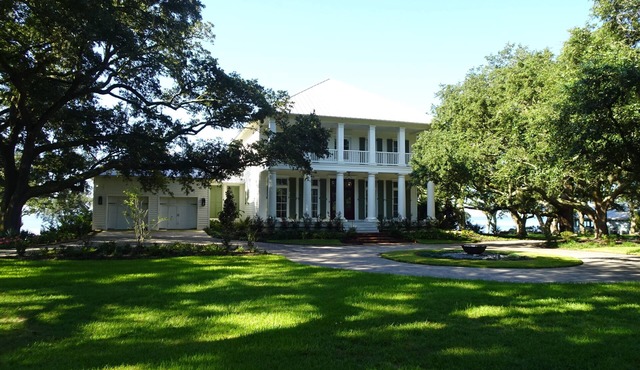 Magnificent Waterfront Property!