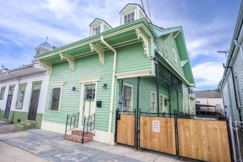 Mandeville Creole Cottage - 3 bed-2 bath