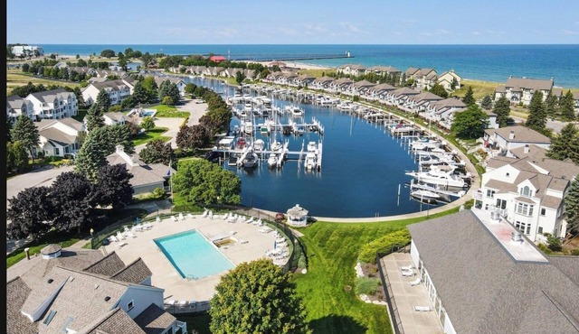 Manistee Harbor Retreat · Lake Michigan Access · Indoor Pool · Sleeps 8