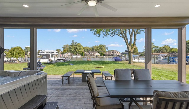 Manse Island: Sizzle by the River – Hot Tub, Fire Pit, and Summer Fun in Harrison Township