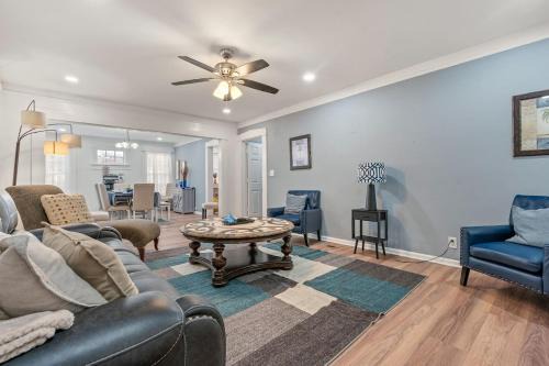 Mara Retreat-UNIT B- Fire Pit-Patio-Games-Jacuzzi-Ping Pong Table
