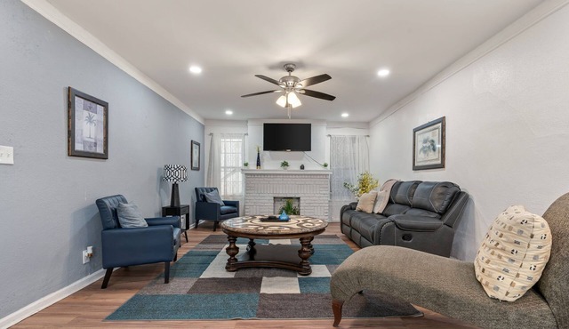 Mara Retreat: UNIT BB: Fire Pit-Patio-Games-Jacuzzi-Ping Pong Table