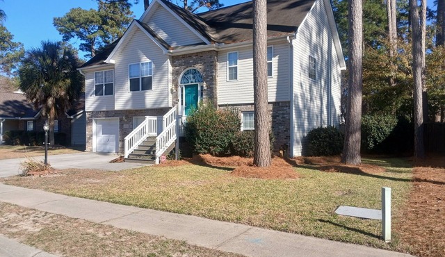 Marvelous split level 4-bedroom house in Summerville in Summerville