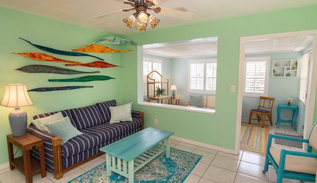 Mermaid House - unlimited well mannered pets .HotTub