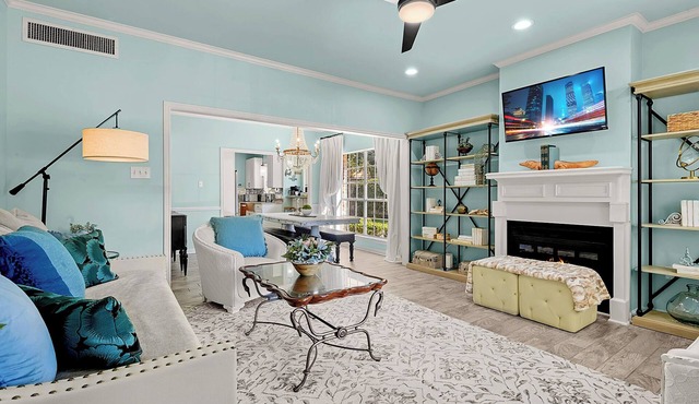 Mid-City Home|Chef's Kitchen|Fenced Yard!