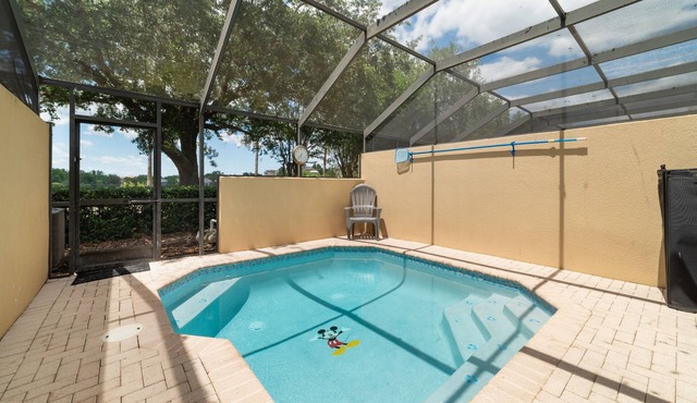 Minutes to the Magic! 3-bedroom home, 6 minutes to Walt Disney World!