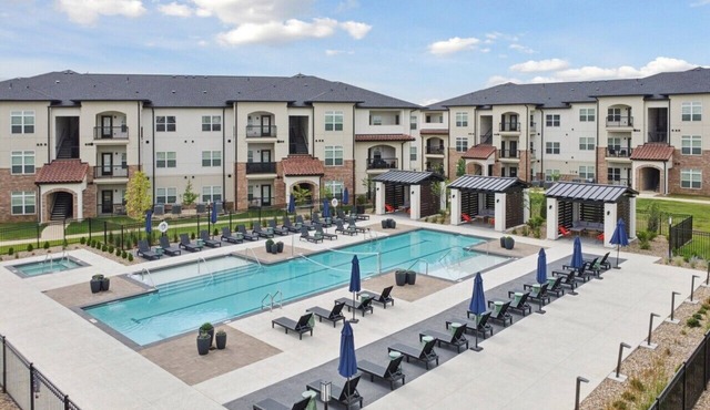Modern 2-Bed/2-Bath Apartment in Owasso, OK in Owasso