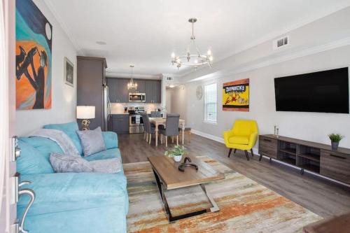 Modern 3 Bedroom in Mid City