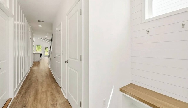 Modern 3BR/2.5BTH Landon Hills Retreat