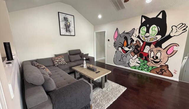 Modern ATL Stay 2BR 2BA Near Downtown W/theater