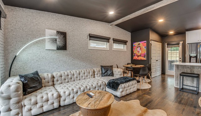 Modern Atlanta Retreat: Private Hot Tub & Yard!