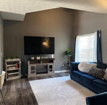 Modern Cozy Retreat Close to Downtown & Midtown