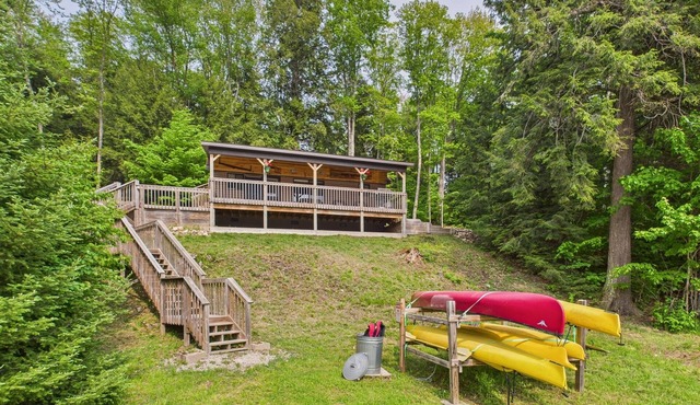 Moonlight Ridge-Cabin on 16 Mile Lake, Quiet Setting, Kayaks & Canoe