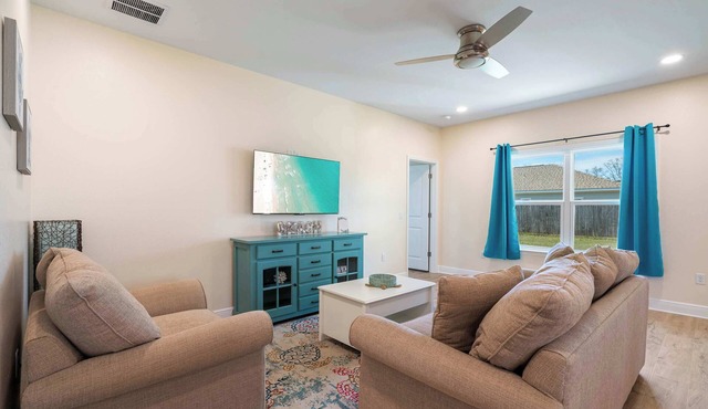 Navarre Wanna Leave - 3 Bedroom