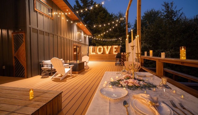 NestScape–-Stargaze from Bed + Outdoor Tub & Movie in Wills Point