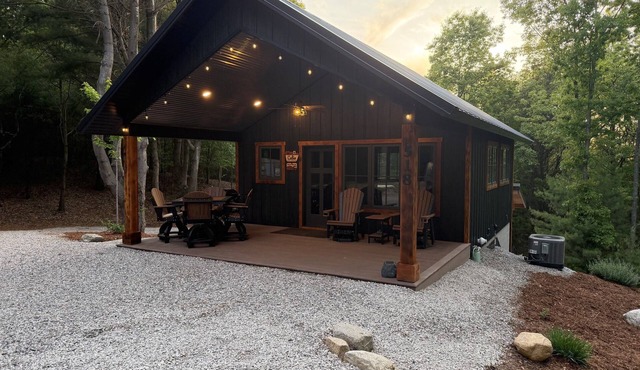 New Build 2-bedroom 2-bath cabin on 2 acres -sleeps 8 near Silverlake Sand Dunes