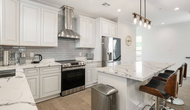 New Constructed Luxury 3-BD House in Mid-City