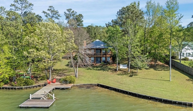 New! Daydream Believer is a 4BR, 2.5BA Lake Martin home that is PET FRIENDLY!
