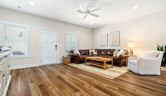 New Opelika Townhome ~ Sleeps 8