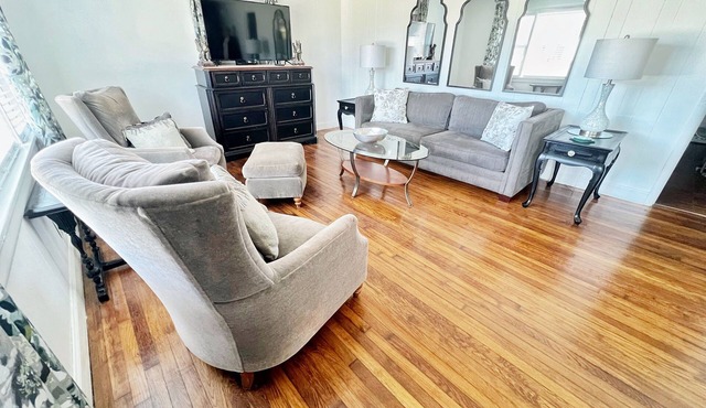 New Upgrades, Boat Parking, Fenced Yard, Pet & Family Friendly by River Hospital