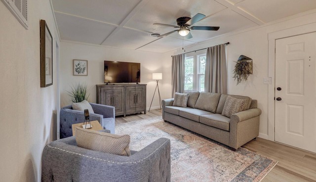 Nice 2bed for mid term. Close to Joplin hospitals. Utilities and wifi included. in Joplin