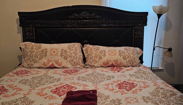 NOLA, 2-bedroom, 5 bed, 2mi from Bourbon St., 3mi, City Park, .5mi, Jazz Fest