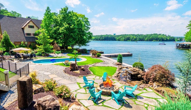 Oasis @ Bayshore - Lakefront Luxury 6BR w Stunning Views, Private Pool, Hot Tub