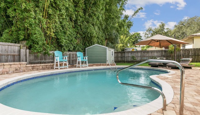 Oasis Pool House! Close to DT, Beach & Boat ramp. Pet-Friendly!