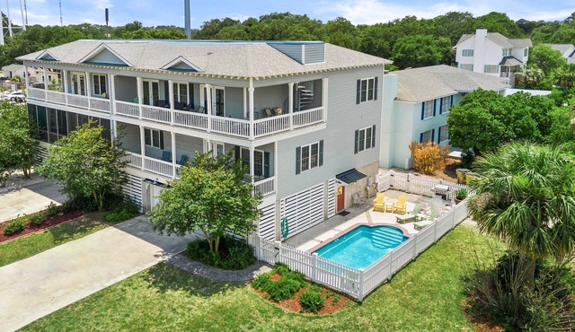 Ocean view with Private Pool & elevator 5 bedrooms, beach access