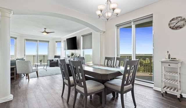 Oceanfront 3 Bd Condo Overlooking the Gulf Gulfport/Biloxi in Legacy Tower