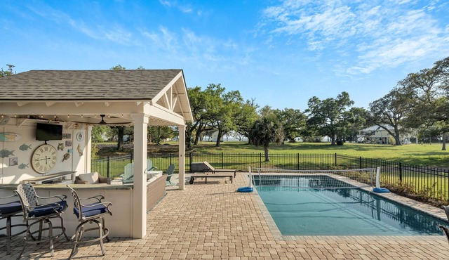 OceanView on 2nd Street - Walk to Beach - Heated Pool - Gazebo - Grill