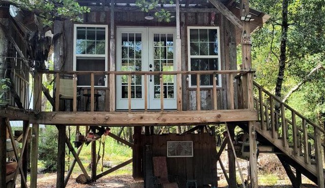 Off-Grid Riverfront Cabin Near Satilla River, Georgia