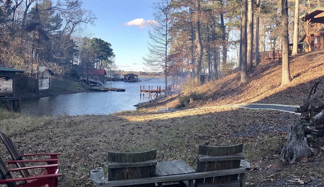 Once a Part of the Beloved Shady Oak Lodge - Cabin 2, 4 beds w/Boat Ramp
