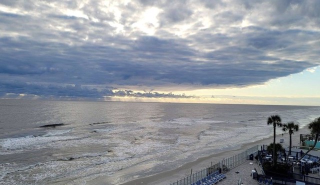 One Bedroom, Ocean Front, Luxury Condo, New Smyrna Beach, FL 3934454