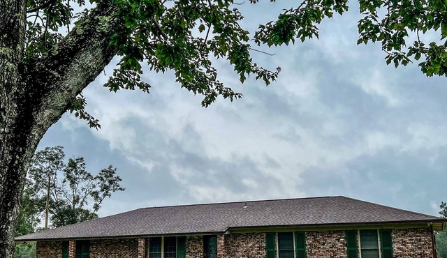 OS Retreat - peaceful location close to downtown Ocean Springs, casinos & beach!