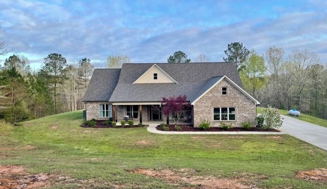 Oxford Country Home-15 Minutes From Campus!