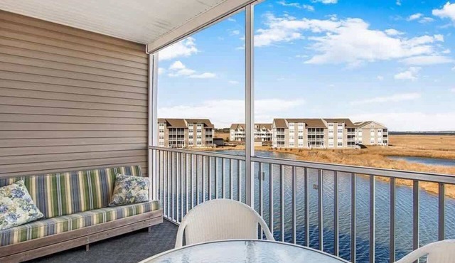 Panoramic bayfront escape, near Bethany Beach, pool & amenities in Ocean View