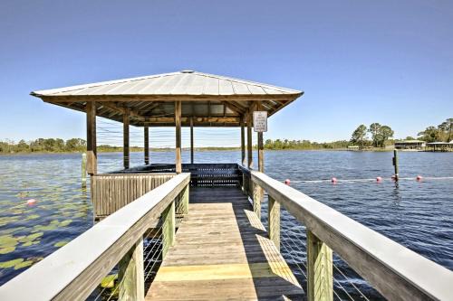 Peaceful Pomona Park Home: 1 Mi to Lake Broward!