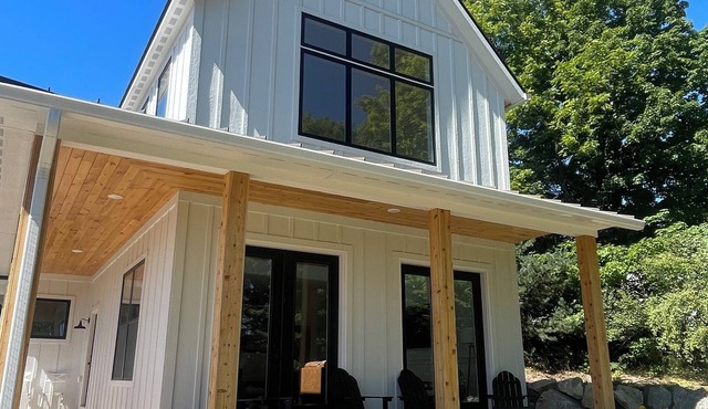 Peaceful retreat in Lake Leelanau!