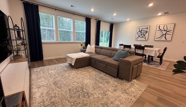 Peaceful townhome in charming Buford