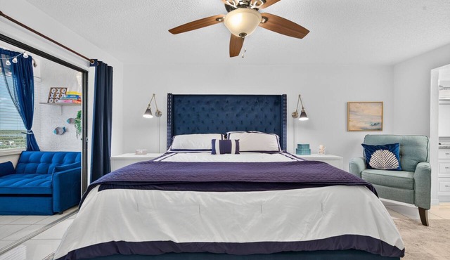 Penthouse/Oceanfront Building w/Beach Access+ Heated Pool/Sunset & Rocket Views in Ormond Beach