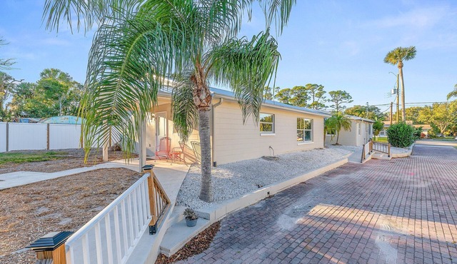 Pet-Friendly 5BR Retreat w/2 Kitchens + Sleeps 13