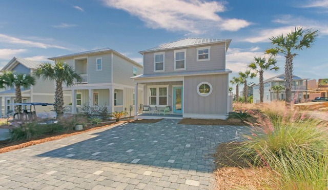 Pet Friendly, Beach Access, GolfCart, Pool, Grill