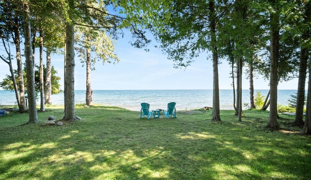 Pet Friendly, lakefront, WIFI, super cozy
