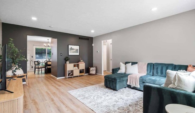 Pet-Friendly Ranch | Patio | Near CVNP | Sleeps 6 in Munroe Falls