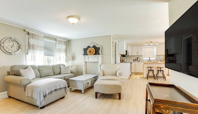 Pet Friendly w/Yard: 1 Mi to Wilson State Park