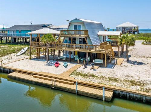 Point Breeze Waterfront Beach Cottage