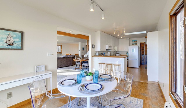 Private Beach & Deck: Spacious Lake Michigan Home