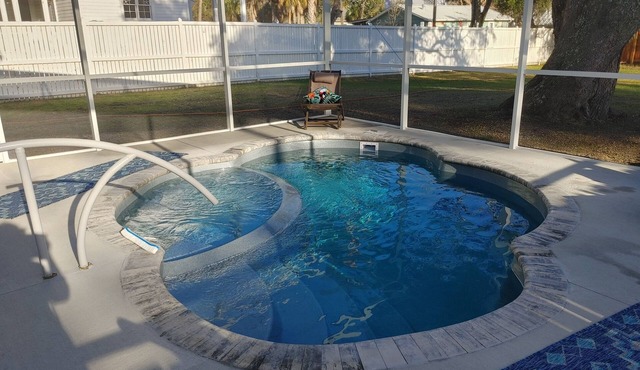 Private Cottage W/Spa and Pool. Fall rates are GREAT! Spa only after Nov 1st